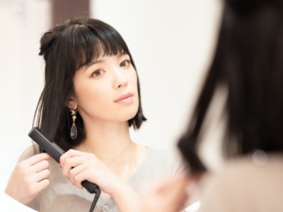 【セルフヘアアレンジ】ストレートアイロンで巻き髪を作る方法！kawaiiスタイルにも合わせてみて☆