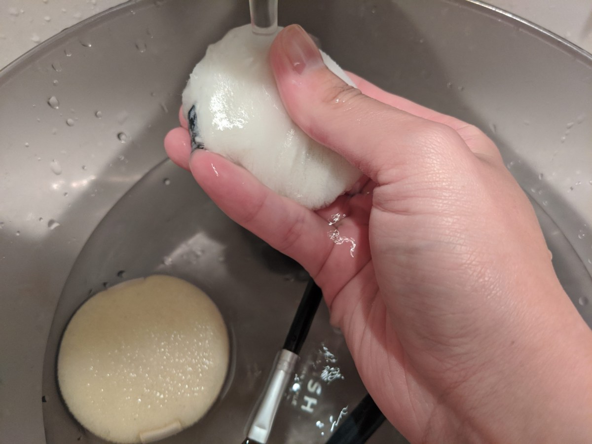 いまのうちに洗っとこう！洗剤で簡単にメイク道具を洗う方法